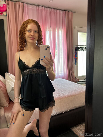 lilredzoe