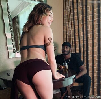 Lily LaBeau