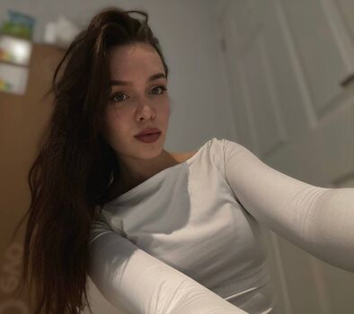 lily_virgin_girl