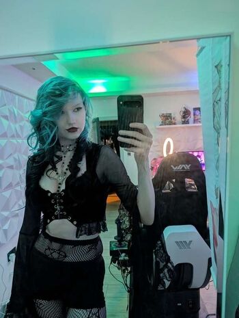 little_emo_kitten