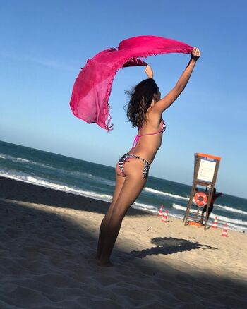 Livia Inhudes