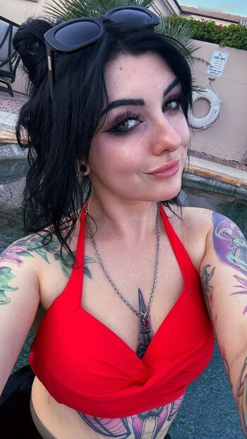 Lizzi Blake