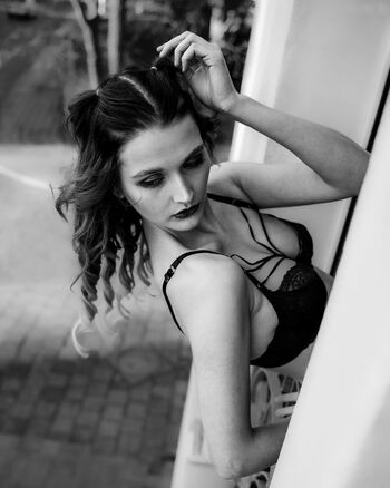 _lizzmarey_