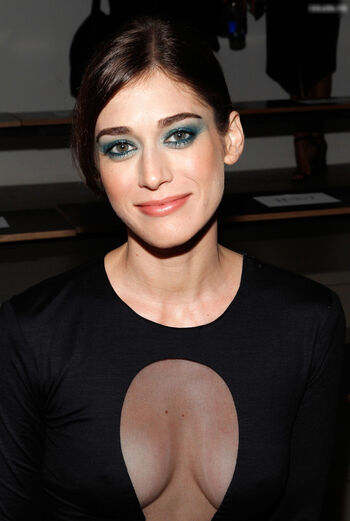Lizzy Caplan