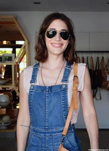 Lizzy Caplan
