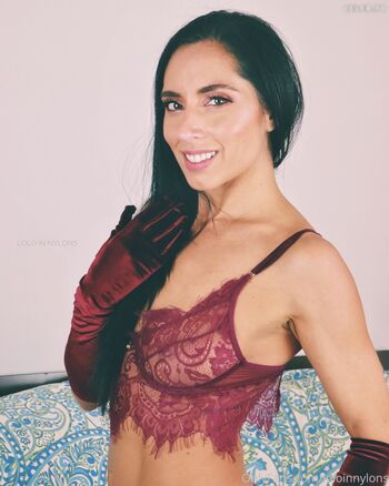 Lolo In Nylons