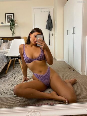 lottie_m aka charlottemx