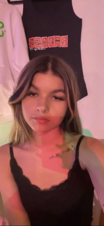 Lucyvalentinexxx