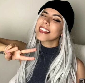 Luna Bloom