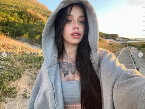 lyna_com2000