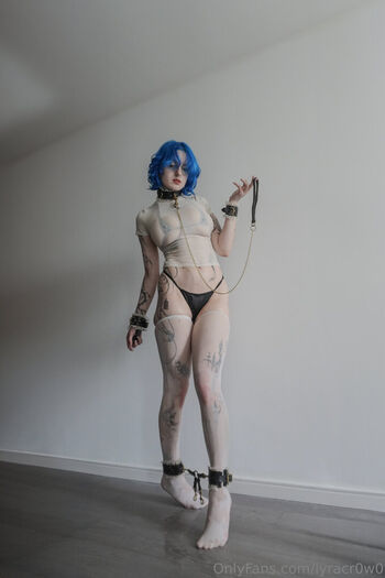 Lyra Crow