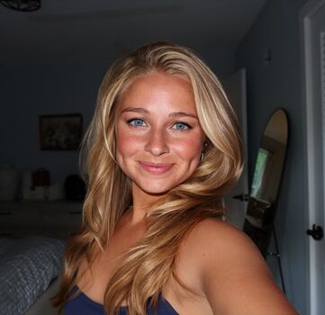 Full leaked Macimccarley private onlyfans photo