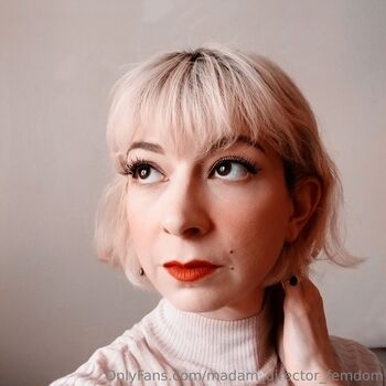 madam_director_femdom