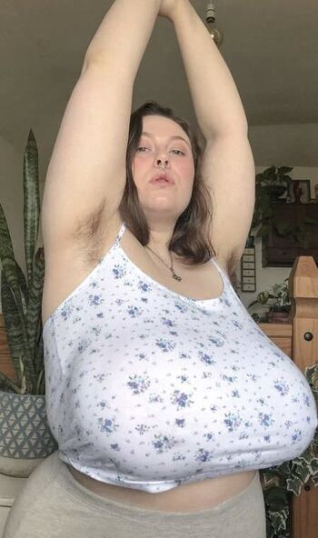 Majikmilk | Busty BBW
