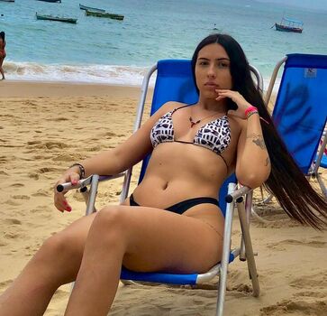 Malu Gomesc