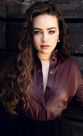 Mary Mouser