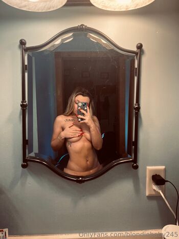 Full leaked Mckenziebb private onlyfans photo