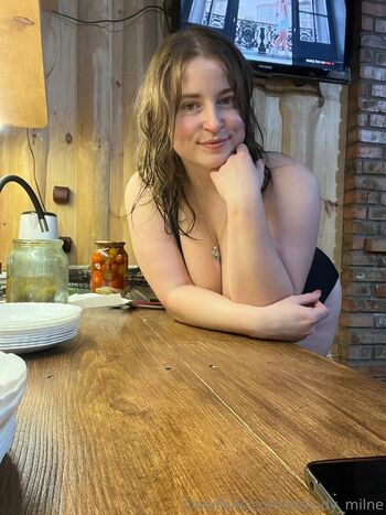 melody_milne