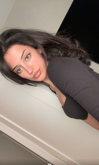 Melody Oz