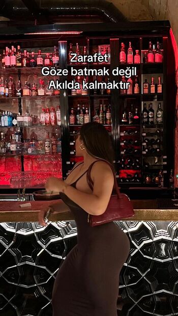 Menekşe Nur Fırat