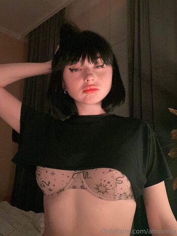 mia_amoore