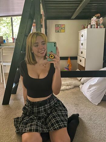 Mia_applez