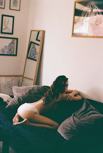 Mia C. Bell / Mia Larelle