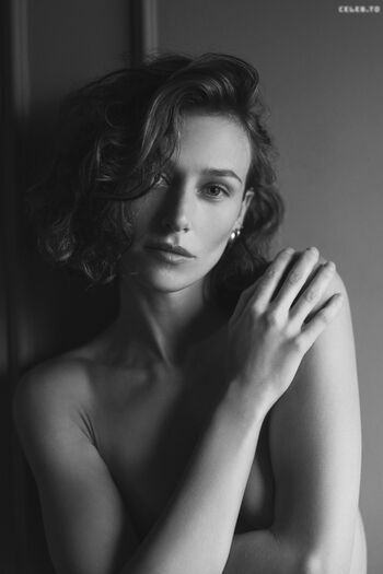 Mia C. Bell / Mia Larelle