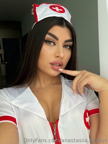 mia_maddison