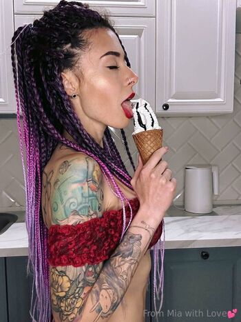 mia_moonn