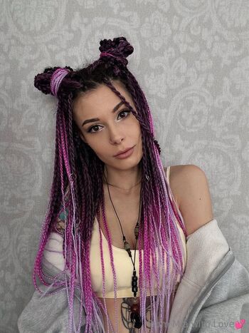 mia_moonn