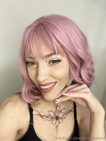mia_taylorrr
