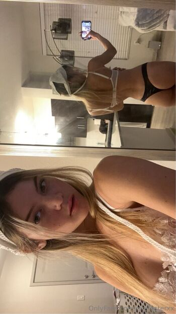 miafosterxx
