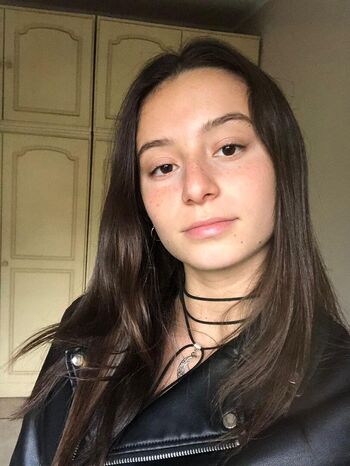 miawhite18x