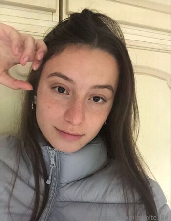 miawhite18x