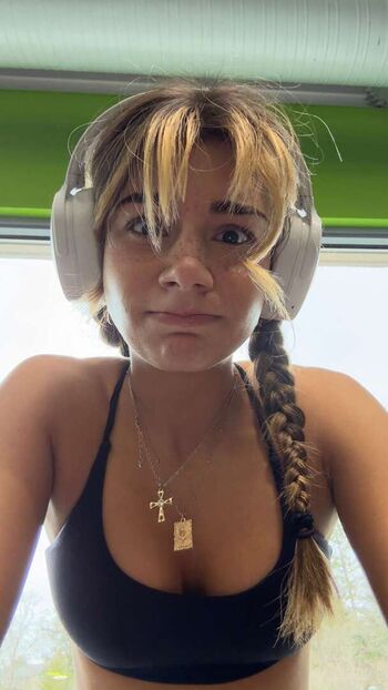 Mikayla Campinos