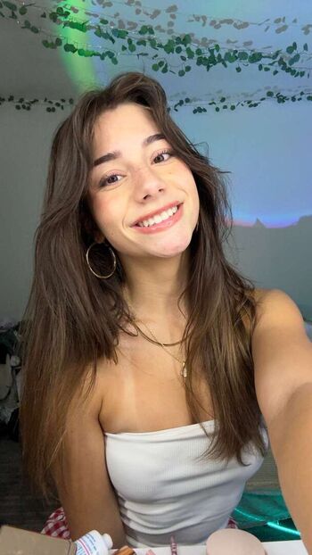 Mikayla Campinos
