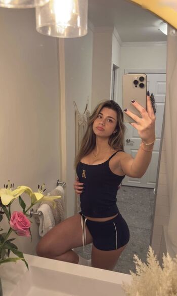 Mikayla Campinos