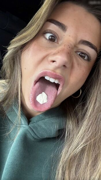 Mikayla Campinos