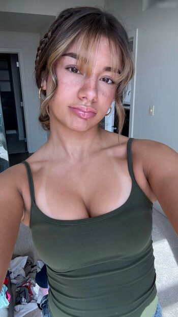 Mikayla Campinos
