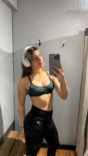 Mikayla Campinos