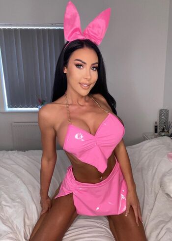Mila Amora