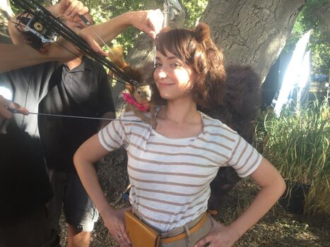 Milana Vayntrub