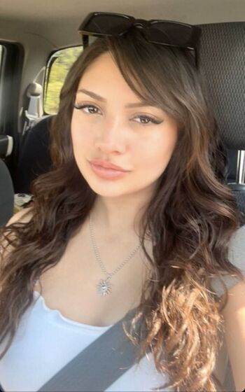 Miracle Chand / sexyasian8