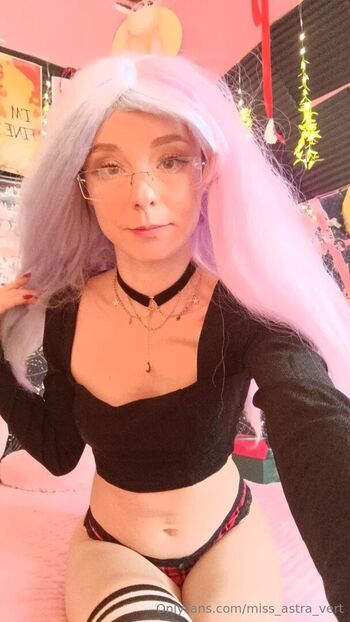 miss_astra_vert