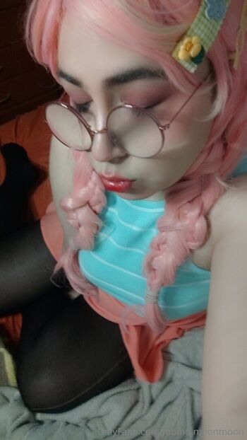 momo.moonmoon