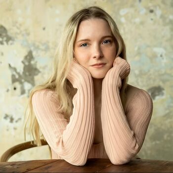 Morfydd Clark
