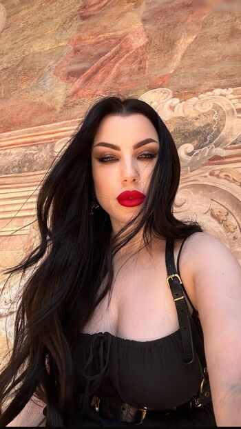 Morgana Threnody in Velvet