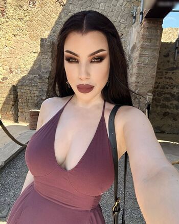 Morgana Threnody in Velvet