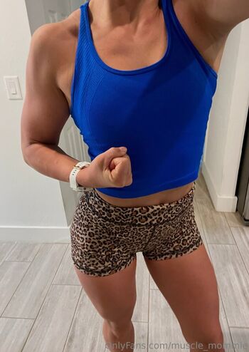 muscle_mommie